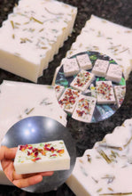 Load image into Gallery viewer, Goat milk soap
