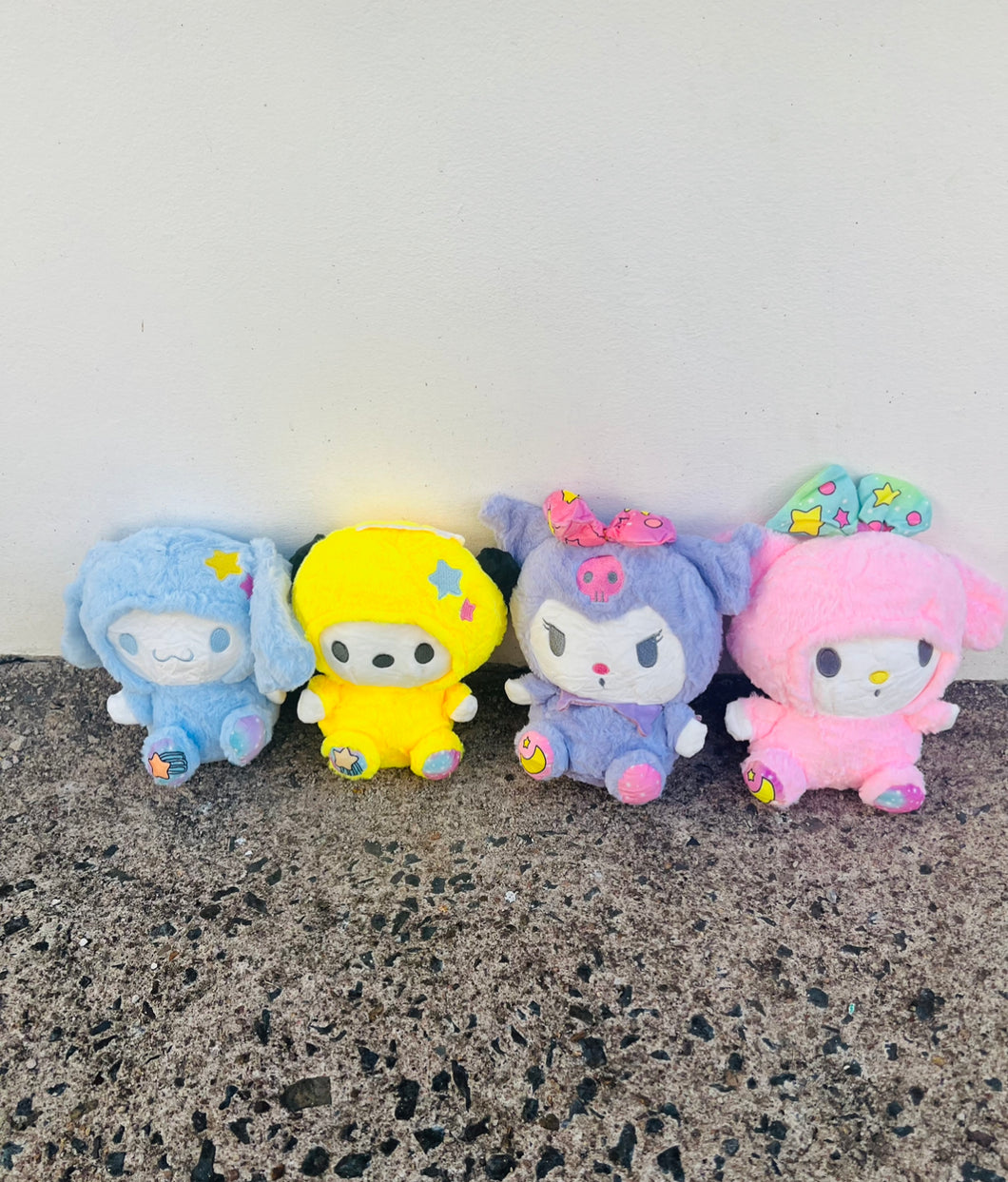 23cm Sanrio plushies
