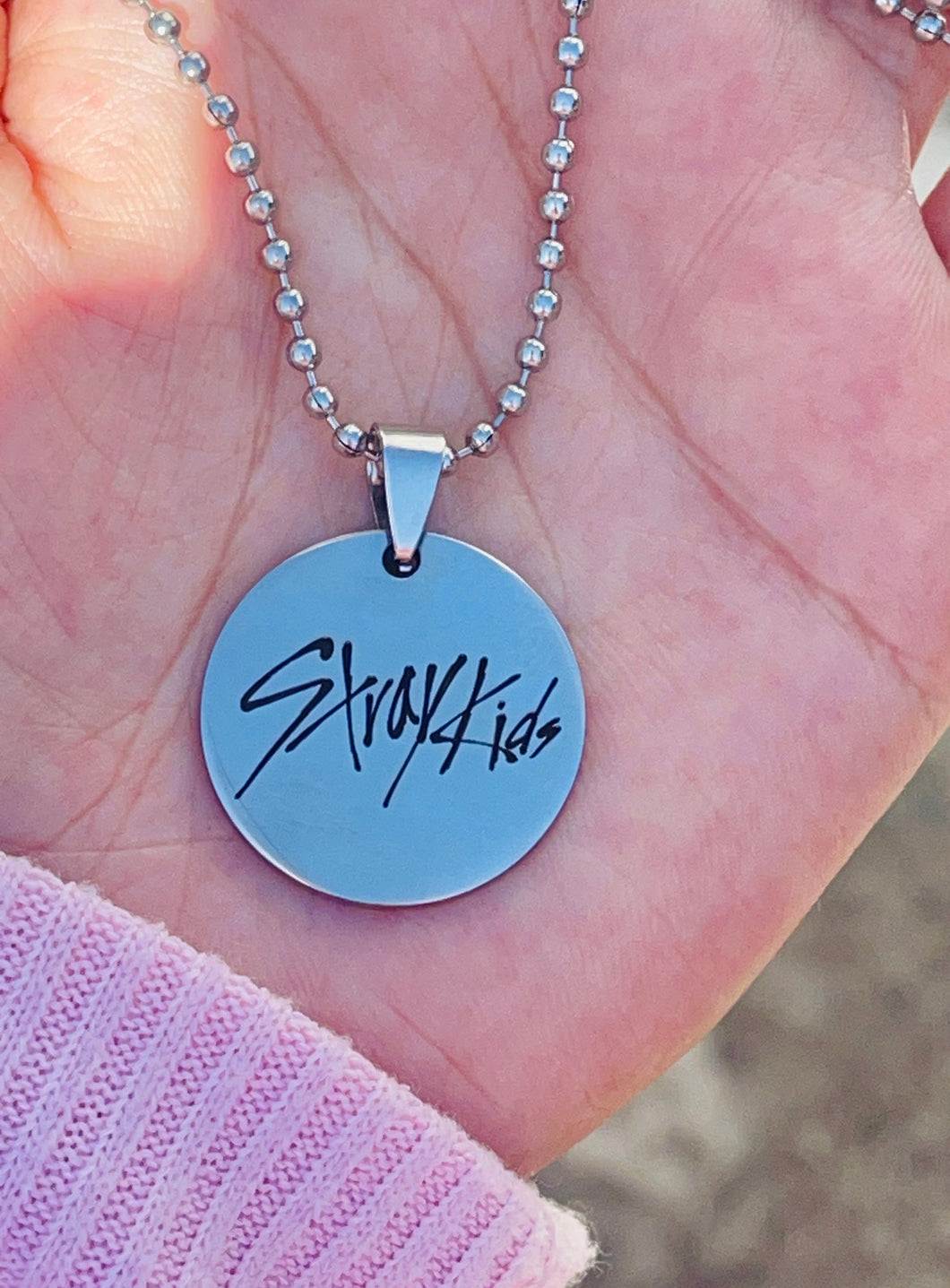 Cute various kpop groups necklaces