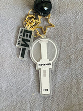 Load image into Gallery viewer, 3 in 1 Various kpop groups light stick keychains
